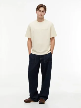 Tommy Jeans T-skjorte med slitt logo