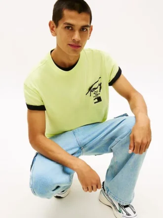 Tommy Jeans T-skjorte med spraymalingslogo