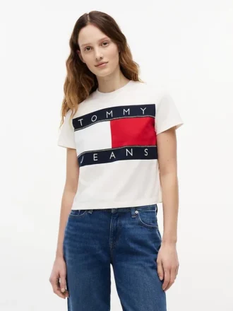 Tommy Jeans T-skjorte med stort flagglogo