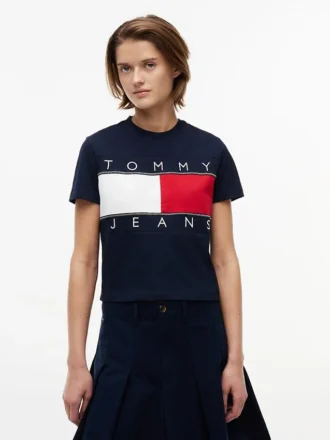 Tommy Jeans T-skjorte med stort flagglogo