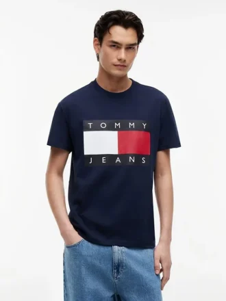 Tommy Jeans T-skjorte med stort flagglogo
