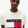 Tommy Jeans T-skjorte med stort flagglogo