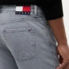 Tommy Jeans Tapered Straight Jean