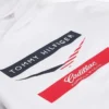 Tommy x Cadillac F1® Team Chevron-hettegenser for barn