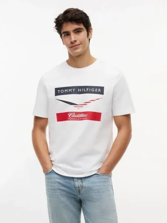 Tommy x Cadillac F1® Team Chevron T-skjorte