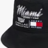 Tommy x Cadillac F1® Team Miami bøttehatt