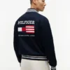 Vannavvisende varsityjakke med flagglogo