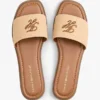 Vevde sandaler med monogram