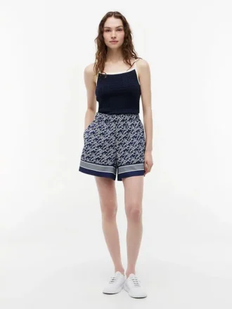 Voile-shorts med monogram i skrift over hele